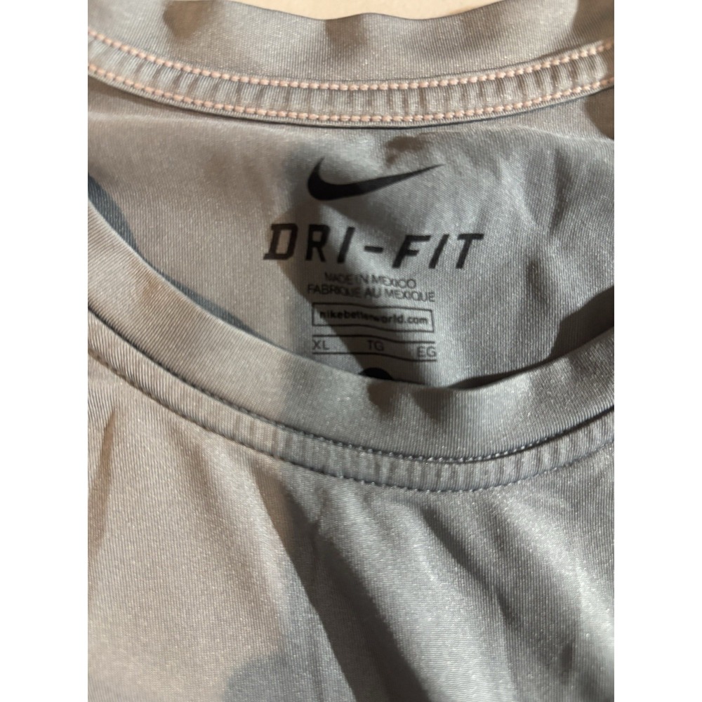 Nike Dri-FIT Shirt Adult XL Gray Fitted Short Sleeve Crew Neck Workout‎ - Picture 2 of 4
